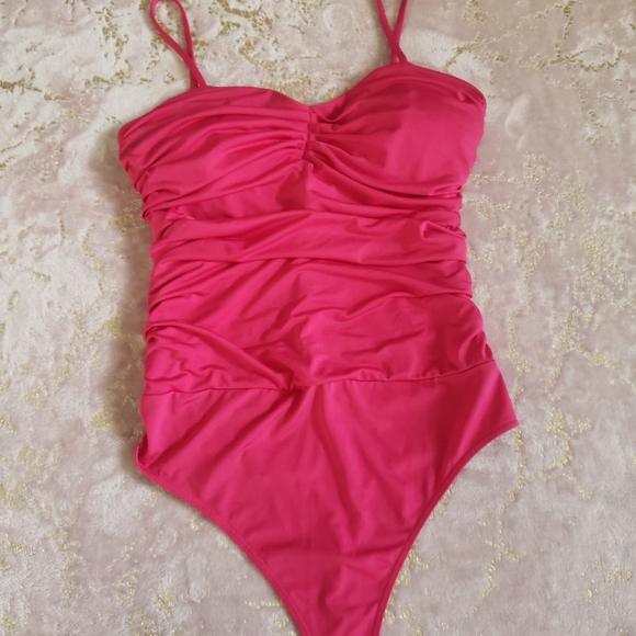 EXPRESS | Body Conture Bodysuit - Picture 1 of 13